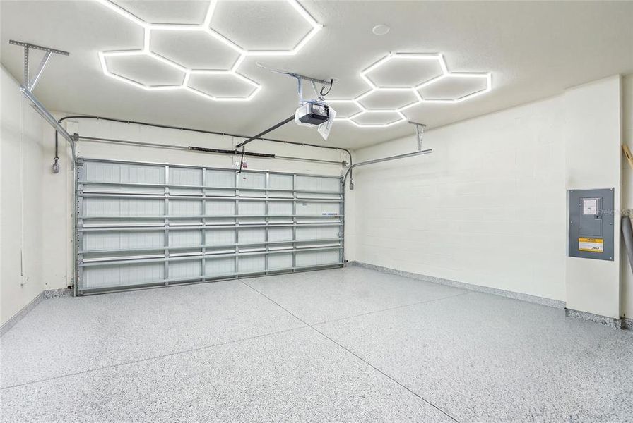 Spacious, unfurnished interior of a new home in Cascades, Davenport (Image 24).
