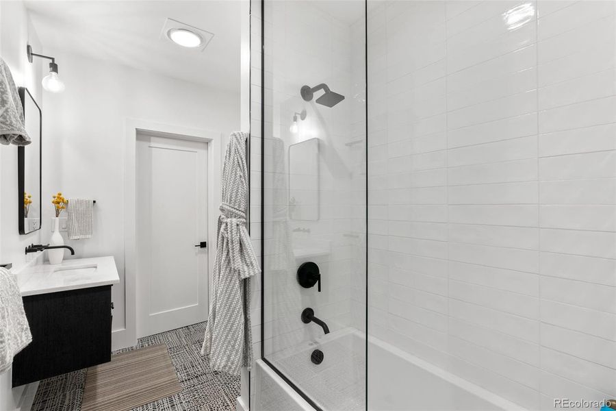 Furnished interior view inside a new home in , Winter Park (Image 9).