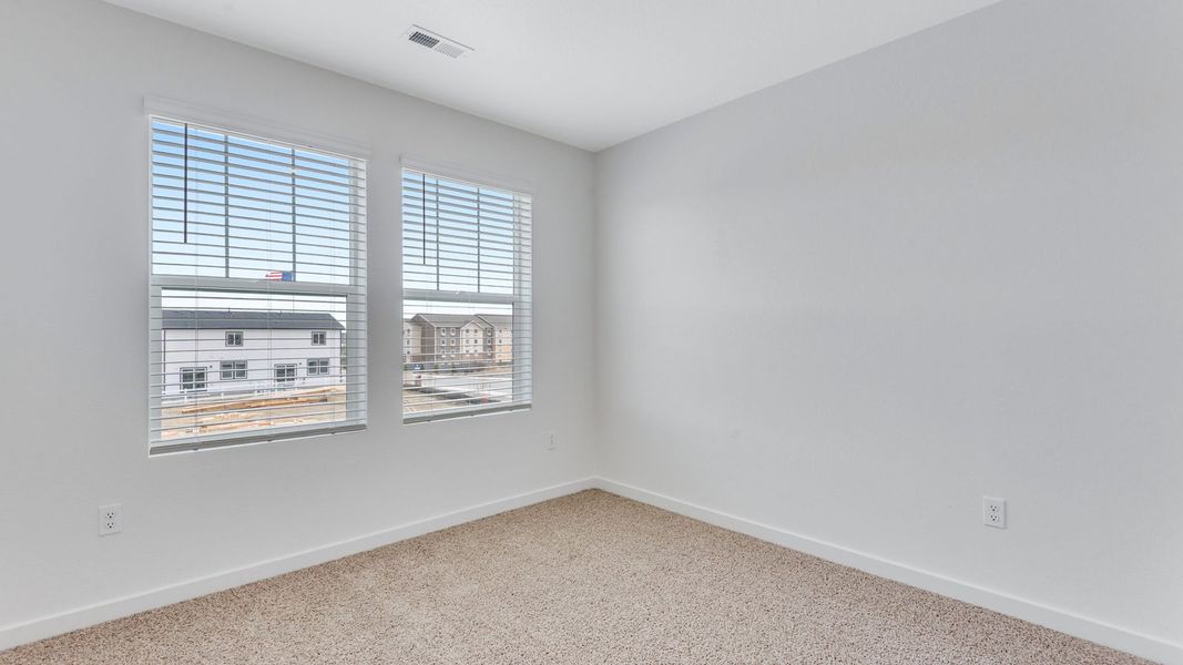 Spacious, unfurnished interior of a new home in Ellston Park, Colorado Springs (Image 18).