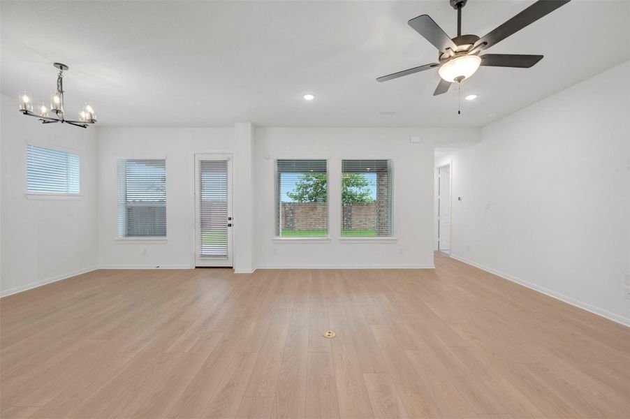 Spacious, unfurnished interior of a new home in Oakwood Estates, Waller (Image 32).