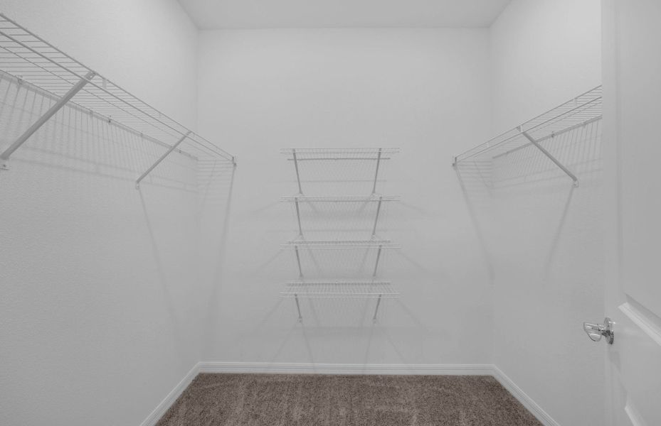 Heston | Owner's Closet