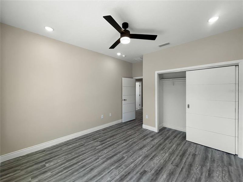 Spacious, unfurnished interior of a new home in , Davenport (Image 25).
