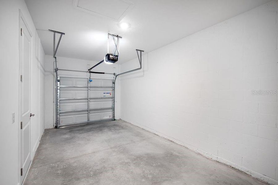 Spacious, unfurnished interior of a new home in Hammock at Two Rivers, Zephyrhills (Image 33).