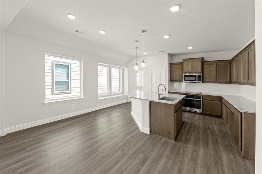 08_1640 Meadow Crest, Aubrey