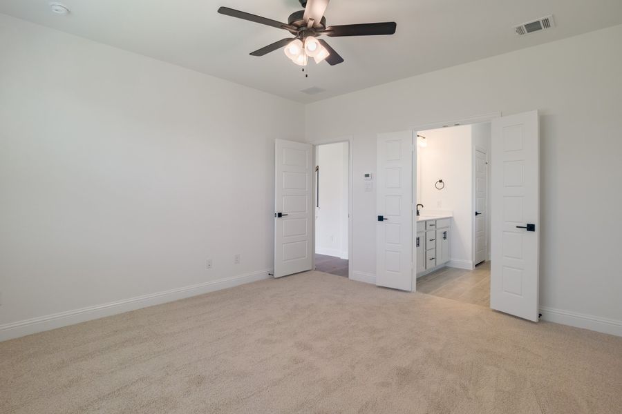 Spacious, unfurnished interior of a new home in Goodland, Midlothian (Image 29).