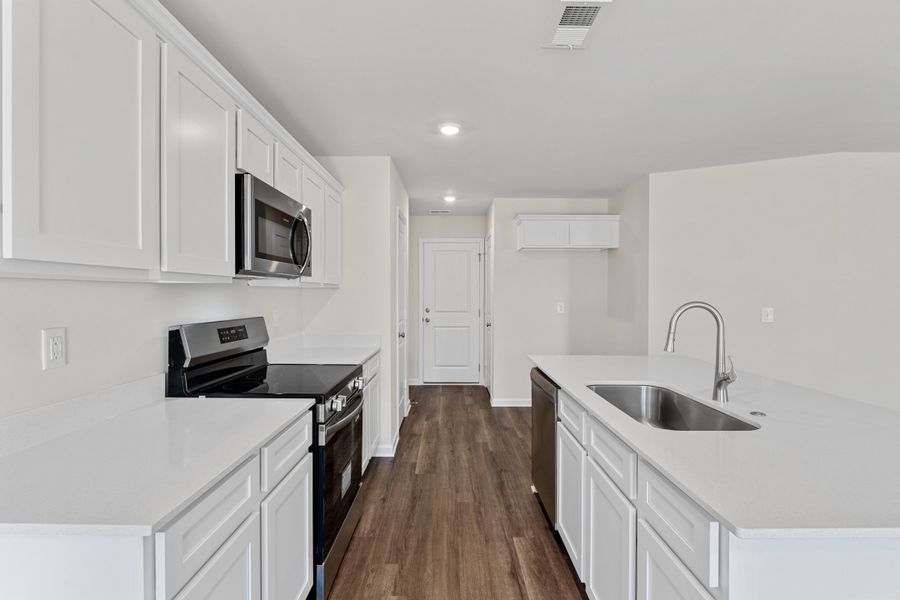 Representative furnished interior of a home built from the Birch A by McGuinn Homes in Reserves at Mill Creek, Columbia (Image 15).
