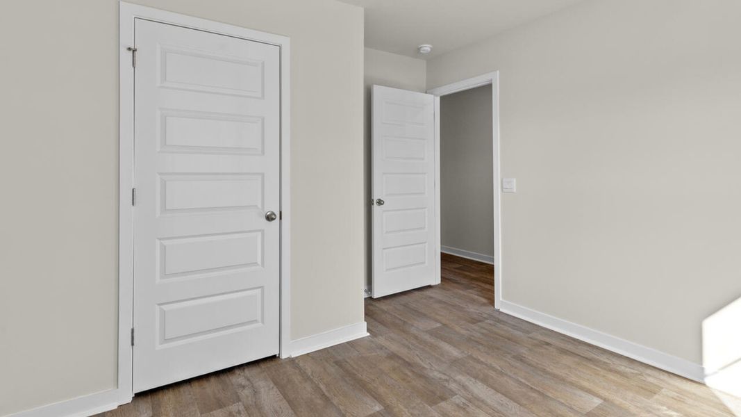 Spacious, unfurnished interior of a new home in Eagle Creek, Bolivia (Image 20).