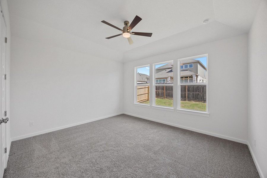 Spacious, unfurnished interior of a new home in University Heights, Round Rock (Image 29).