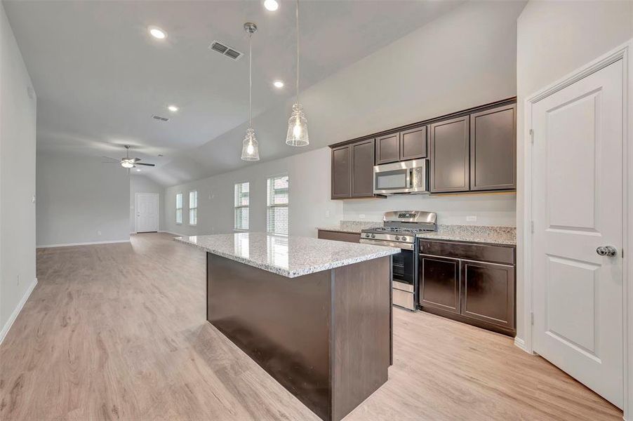 Furnished interior view inside a new home in Lane Ranch, Sanger (Image 16).