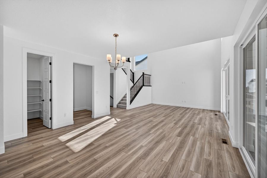 Spacious, unfurnished interior of a new home in Macanta, Castle Rock (Image 11).