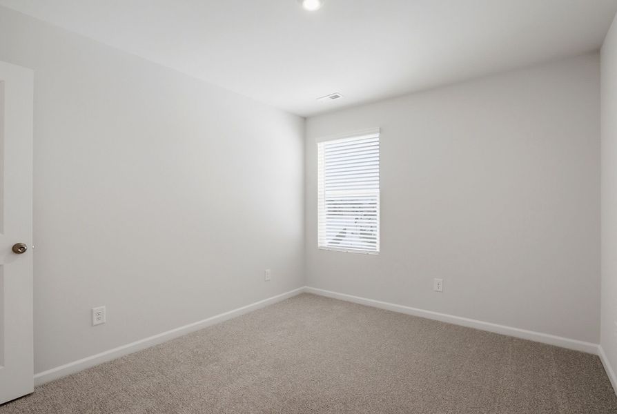 Spacious, unfurnished interior of a new home in Waxhaw Landing, Monroe (Image 22).