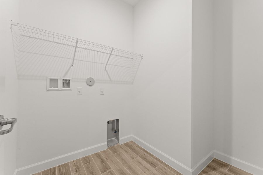 Spacious, unfurnished interior of a new home in Tradition - Cadence, Port St. Lucie (Image 8).