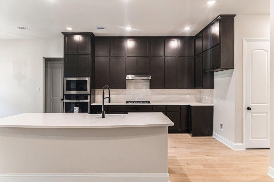 Furnished interior view inside a new home in Deer Pines, Conroe (Image 10). Furnished interior view inside a new home in Deer Pines, Conroe (Image 10).