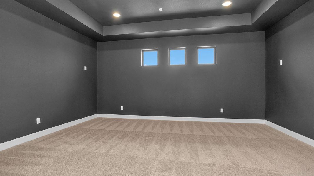 Spacious, unfurnished interior of a new home in Valencia, Manvel (Image 13).