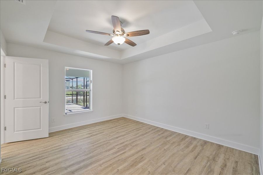 Spacious, unfurnished interior of a new home in Cape Coral, Cape Coral (Image 27).