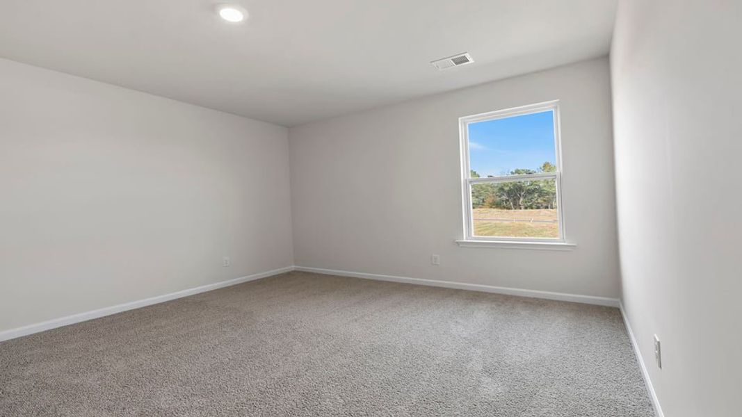 Spacious, unfurnished interior of a new home in Sage Grove, Lyman (Image 21).