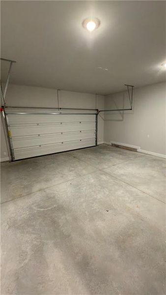 Spacious, unfurnished interior of a new home in Habersham Meadows, Demorest (Image 15).