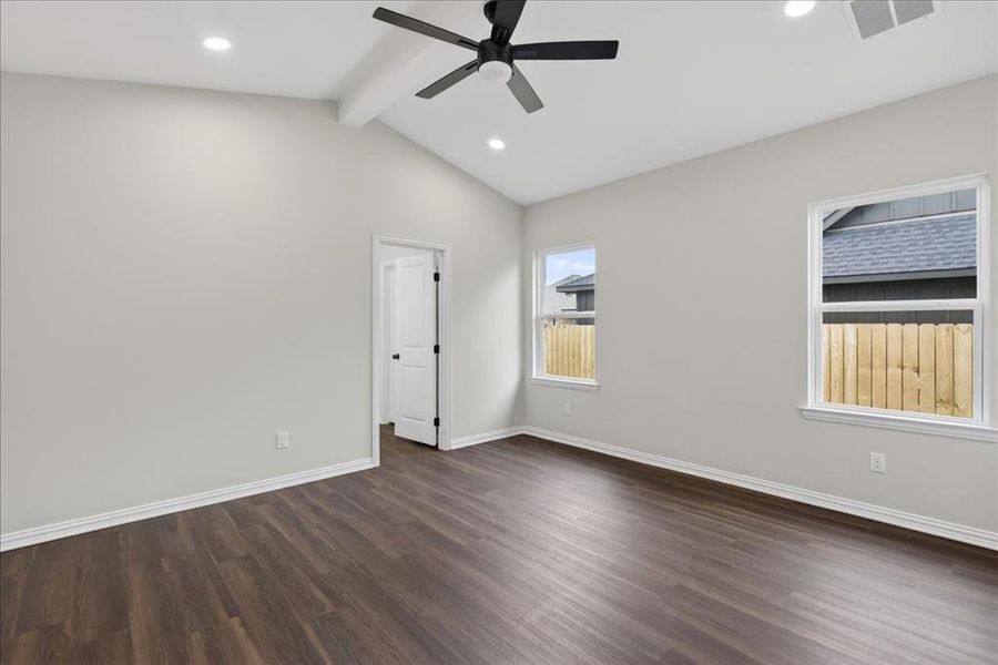 Spacious, unfurnished interior of a new home in , Mabank (Image 18).