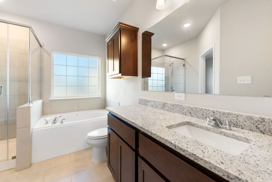 Furnished interior view inside a new home in Arroyo Ranch, Seguin (Image 7).