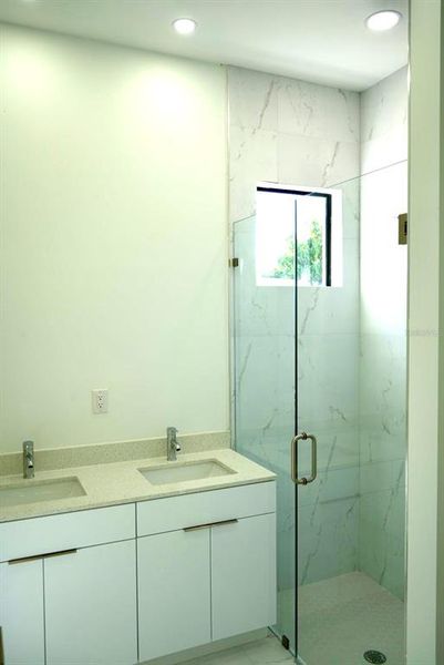 Furnished interior view inside a new home in , Cape Coral (Image 8).