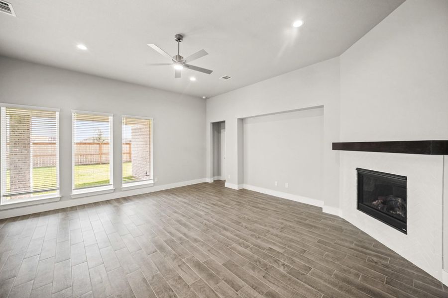 Spacious, unfurnished interior of a new home in Morton Creek Ranch, Katy (Image 11). Spacious, unfurnished interior of a new home in Morton Creek Ranch, Katy (Image 11).