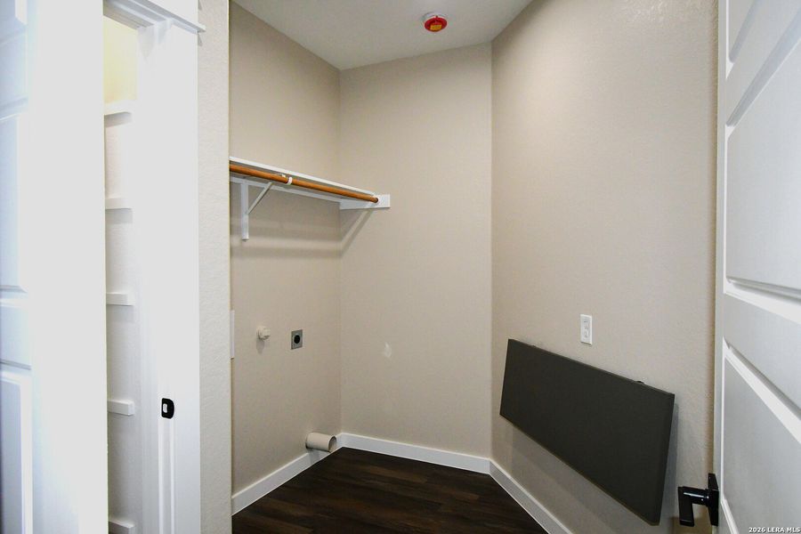 Spacious, unfurnished interior of a new home in , Von Ormy (Image 14).