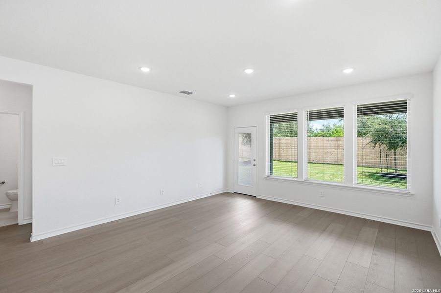 Spacious, unfurnished interior of a new home in Bison Ridge, San Antonio (Image 48). Spacious, unfurnished interior of a new home in Bison Ridge, San Antonio (Image 48).