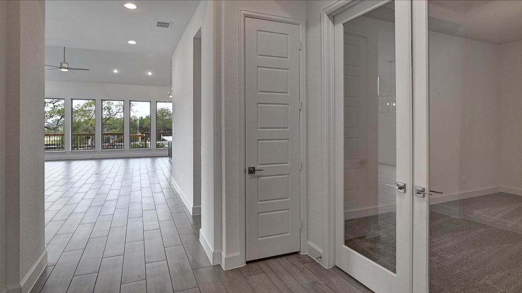 Spacious, unfurnished interior of a new home in Esperanza 60', Boerne (Image 14). Spacious, unfurnished interior of a new home in Esperanza 60', Boerne (Image 14).