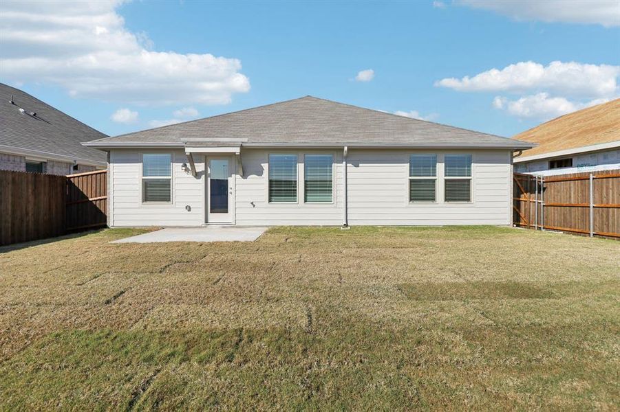 Exterior details and patio area of a home in River Ridge, Crandall (Image 3).