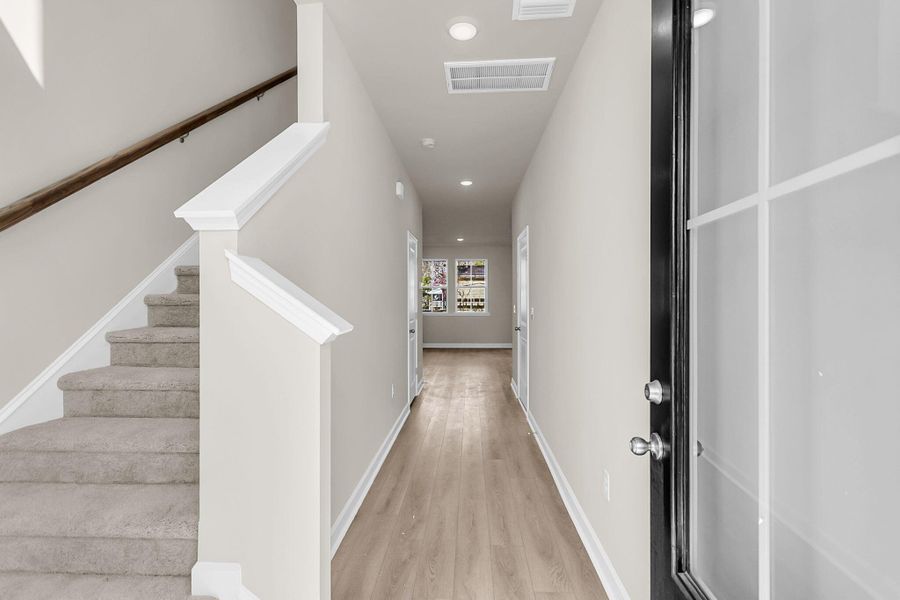 Spacious, unfurnished interior of a new home in , Summerville (Image 14).