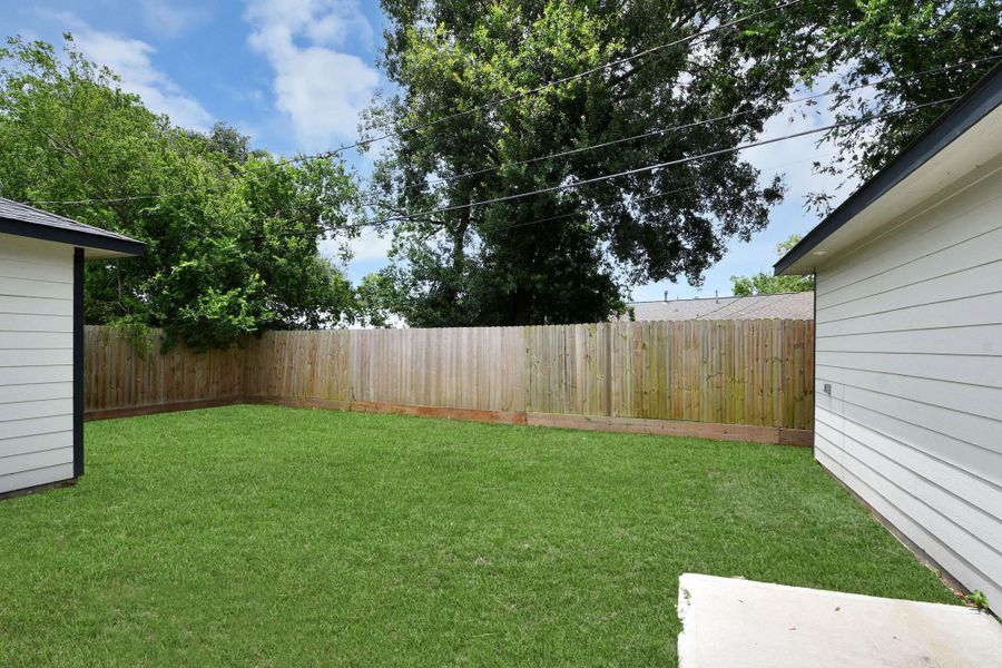 Exterior details and patio area of a home in , Houston (Image 22).