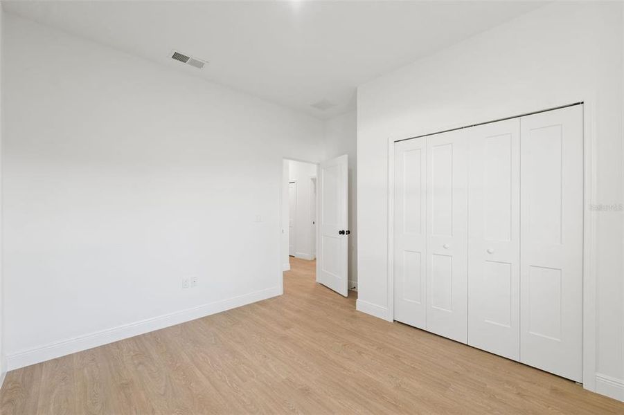 Spacious, unfurnished interior of a new home in , Ocala (Image 16).