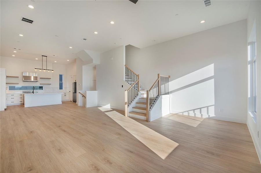 Spacious, unfurnished interior of a new home in , Dallas (Image 25).