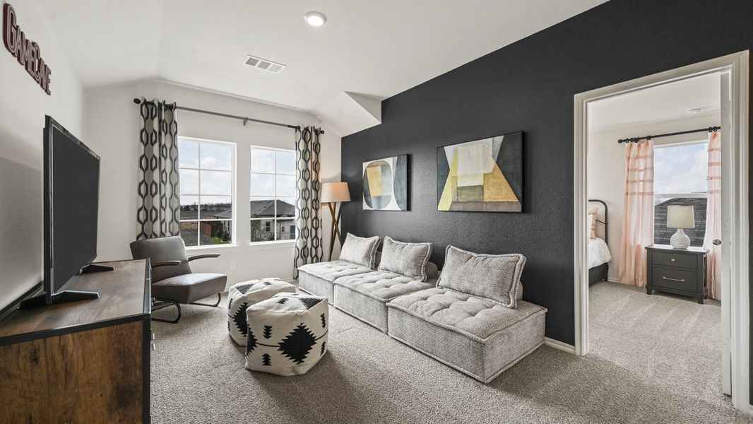 Representative furnished interior of a home built from the Hanna by D.R. Horton in Cottonwood, Dorchester (Image 12).