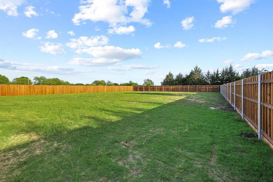 Exterior details and patio area of a home in , Ector (Image 21).