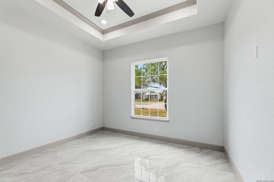 Spacious, unfurnished interior of a new home in , Selma (Image 18).
