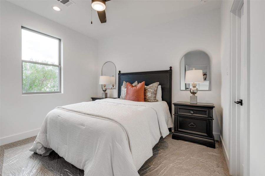 * Est Comp 6/30/26 * * PHOTO OF MODEL HOME * SELECTIONS MAY VARY * PHOTOS MAY SHOW A SIMILAR FLOOR PLAN AND/OR UPGRADED/ALTERNATIVE FINISHES * Please use these photos as a guide ONLY *