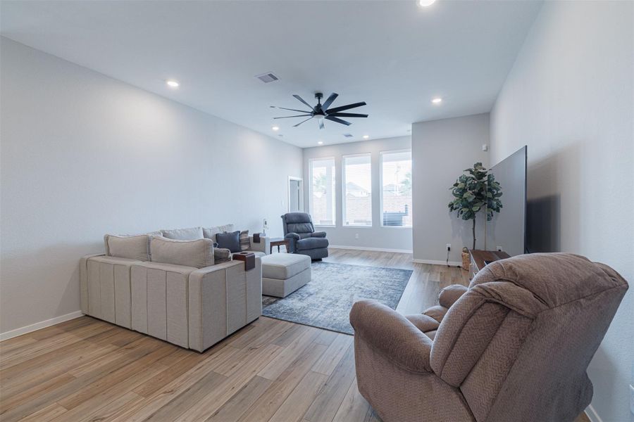 Furnished interior view inside a new home in Lago Mar, Texas City (Image 15).