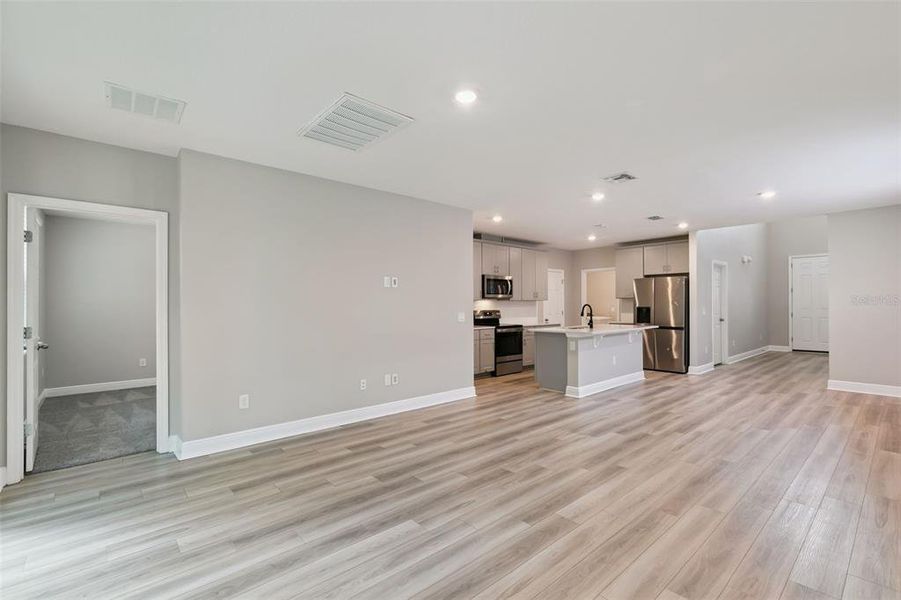 Spacious, unfurnished interior of a new home in , Daytona Beach (Image 21).