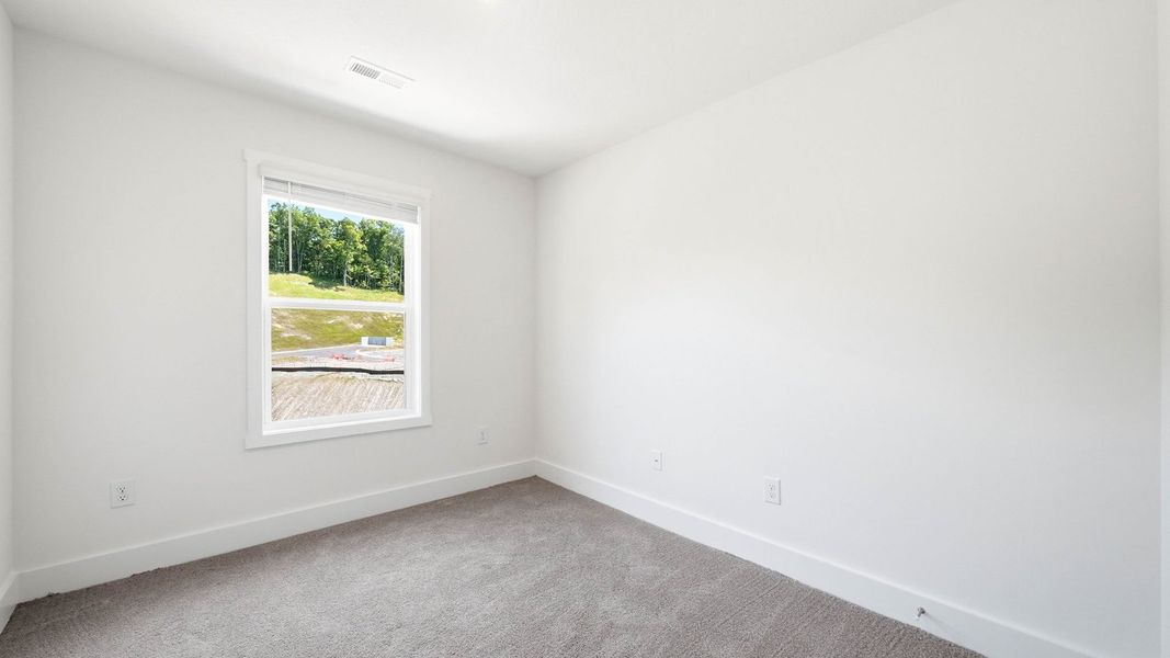 Spacious, unfurnished interior of a new home in Cherokee Crossing, Kodak (Image 22).