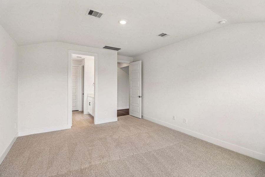 Spacious, unfurnished interior of a new home in Sanford Farms - Classic Series, Waller (Image 18).