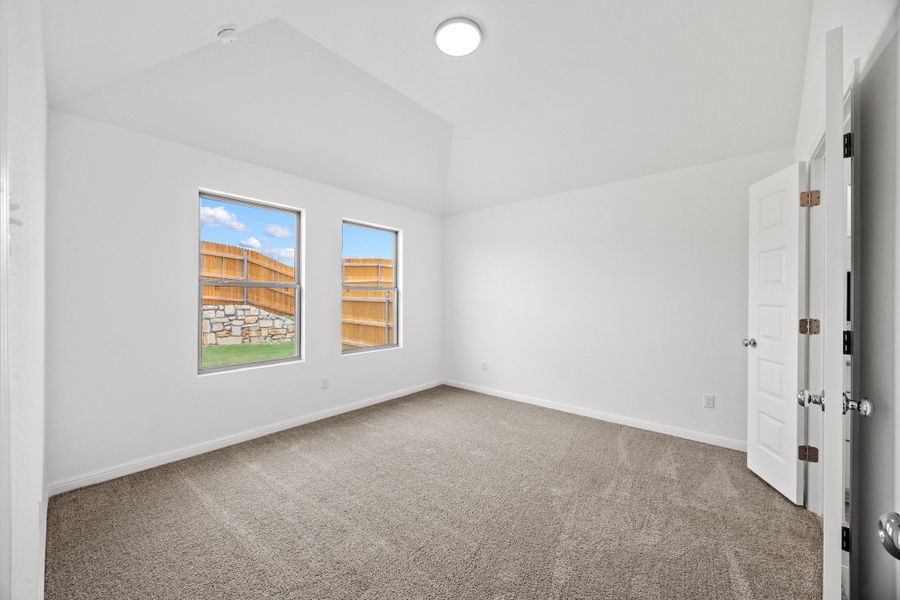 Spacious, unfurnished interior of a new home in Trinity Ranch, Elgin (Image 23).