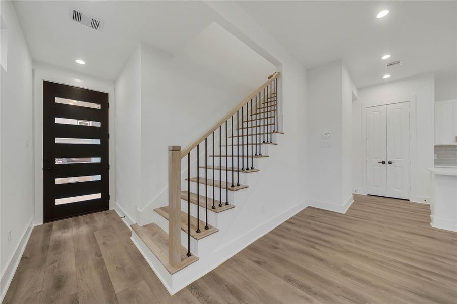 Spacious, unfurnished interior of a new home in , Houston (Image 14).