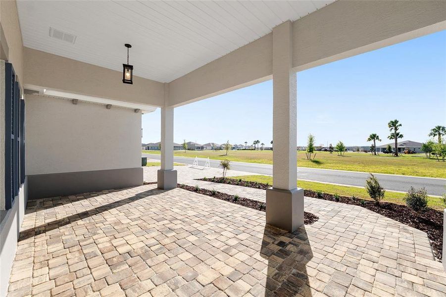 Exterior details and patio area of a home in , Ocala (Image 35).