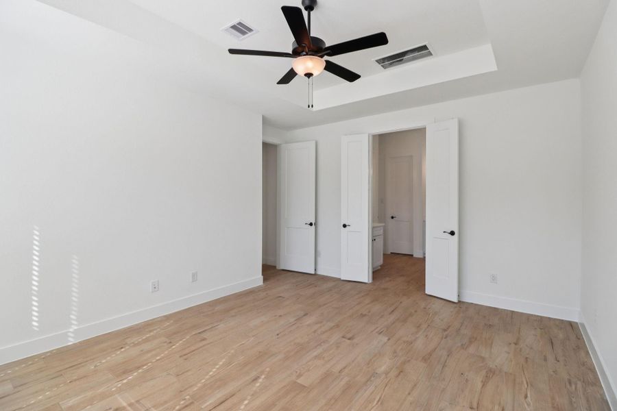 Spacious, unfurnished interior of a new home in The Highlands, Porter (Image 19).