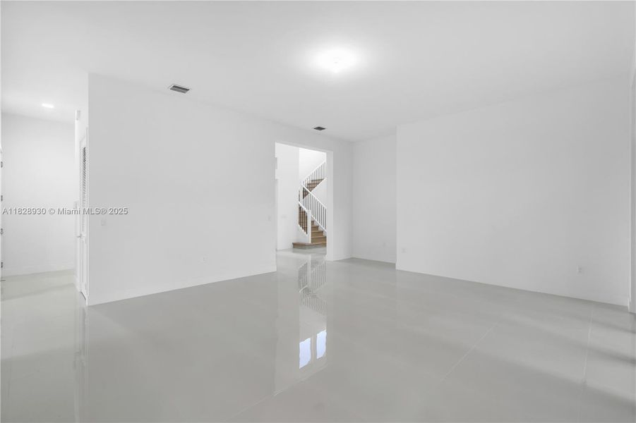 Image 72 of a home in .