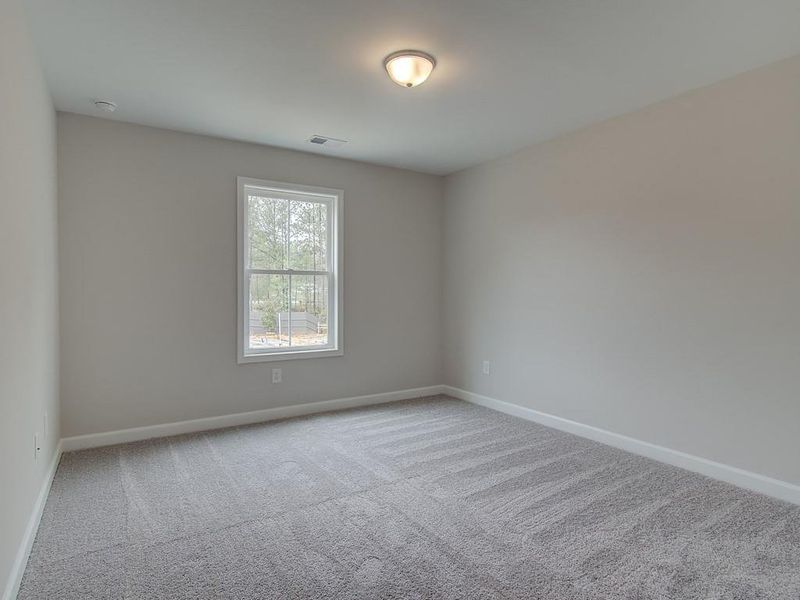Spacious, unfurnished interior of a new home in Cherokee Township, Acworth (Image 20).