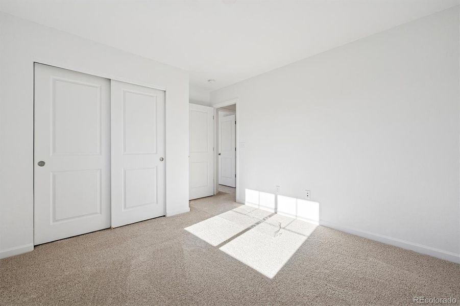 Spacious, unfurnished interior of a new home in The Aurora Highlands, Aurora (Image 18).