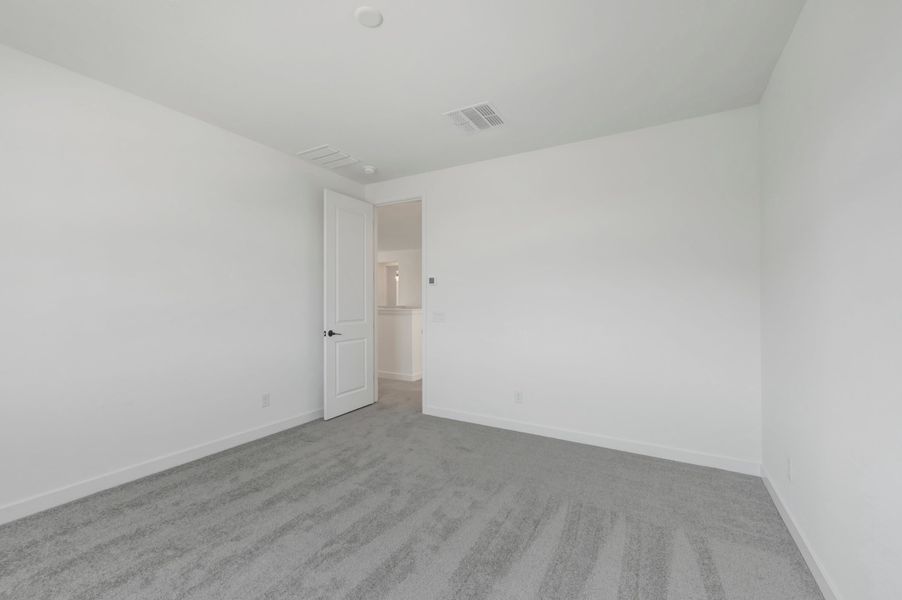 Spacious, unfurnished interior of a new home in Terraza, San Tan Valley (Image 34).