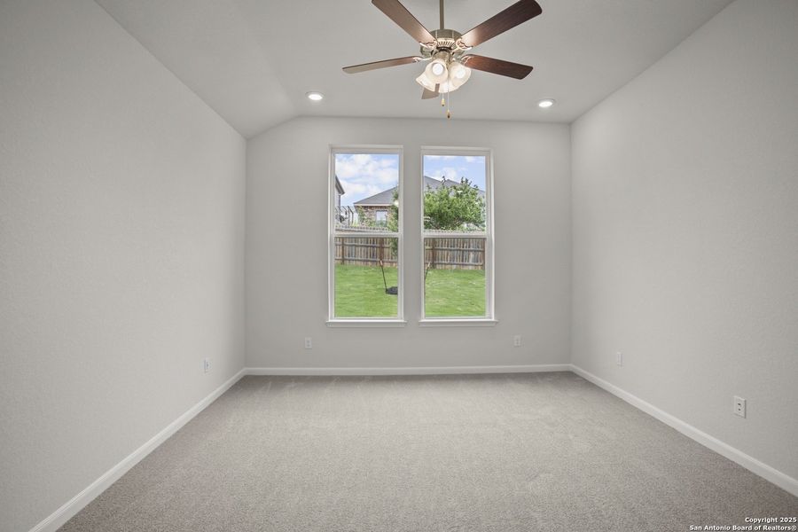 Spacious, unfurnished interior of a new home in Comanche Ridge, San Antonio (Image 20). Spacious, unfurnished interior of a new home in Comanche Ridge, San Antonio (Image 20).